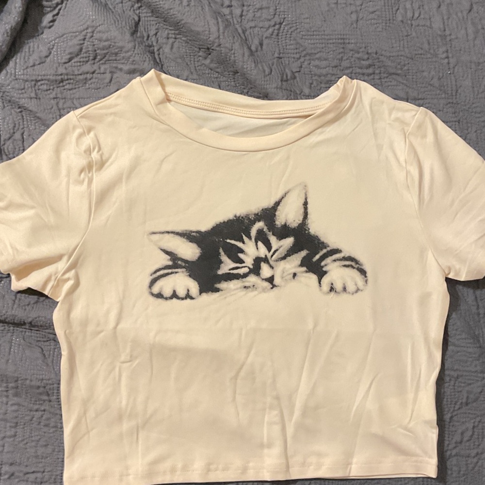 Cream Cat Graphic Crop Top - brand new….has never been worn